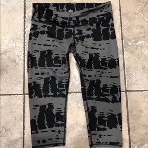 🌻Alo Yoga Capri Leggings🌻